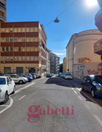 Foto Negozio in affitto a Cagliari - 40mq