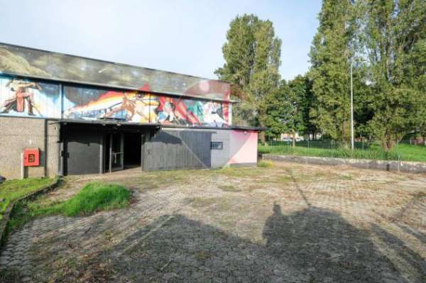 Foto Negozio in affitto a Calusco D'Adda - 2 locali 280mq