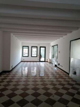 Foto NEGOZIO IN AFFITTO A CASALE SUL SILE