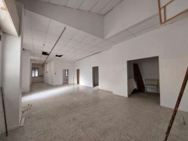 Foto Negozio in affitto a Cascina 170 mq  Rif: 1278651