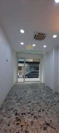 Foto Negozio in affitto a Caserta - 1 locale 40mq