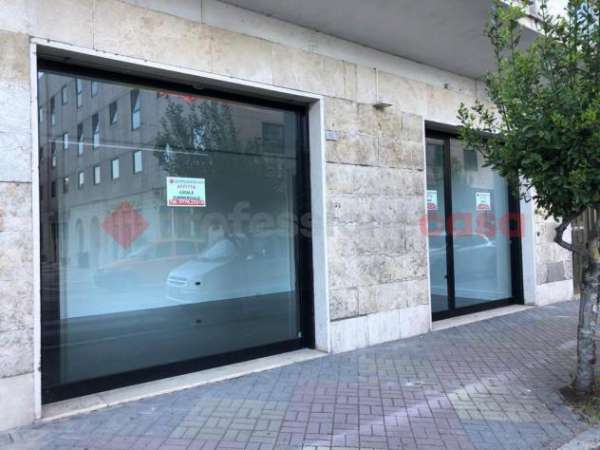 Foto Negozio in affitto a Cassino - 120mq