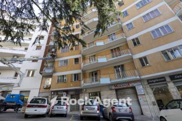 Foto Negozio in affitto a Catanzaro - 2 locali 118mq