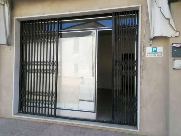 Foto Negozio in Affitto a Cellatica