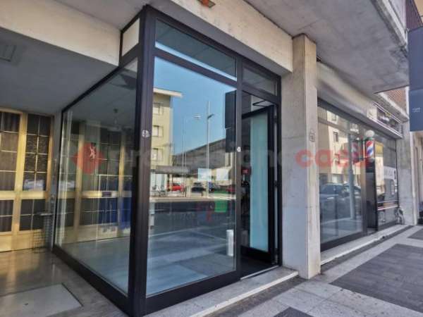 Foto Negozio in affitto a Cerea - 70mq