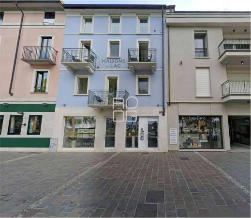 Foto Negozio in Affitto a Desenzano del Garda