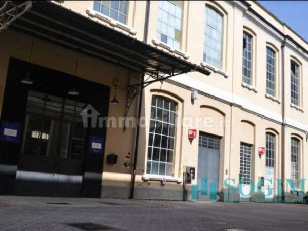 Foto Negozio in affitto a Gallarate - 3 locali 700mq
