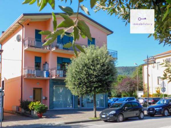 Foto Negozio in affitto a Galzignano Terme - 75mq