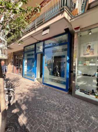Foto Negozio in affitto a Marano Di Napoli - 3 locali 80mq
