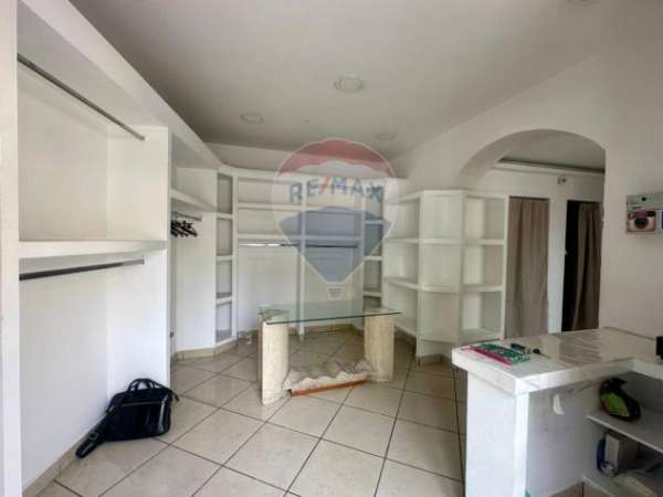 Foto Negozio in affitto a Mugnano Di Napoli - 1 locale 27mq