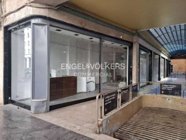 Foto Negozio in affitto a Palermo - 2 locali 119mq