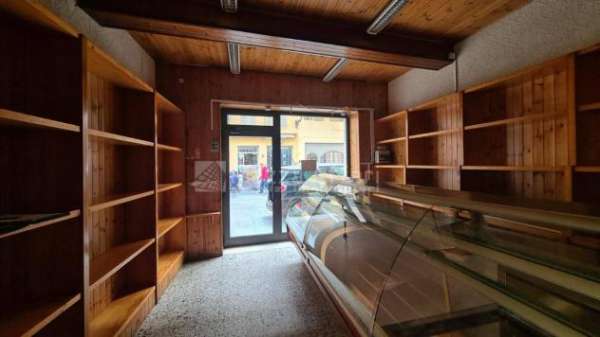 Foto Negozio in affitto a Reggio Emilia - 1 locale 28mq