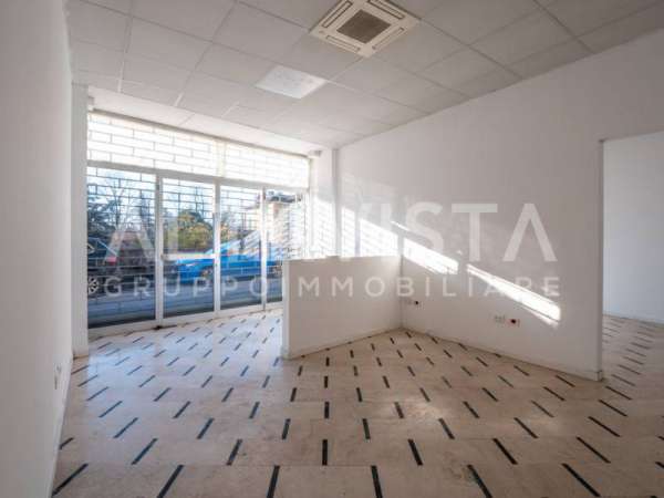Foto Negozio in Affitto a Rezzato Rezzato