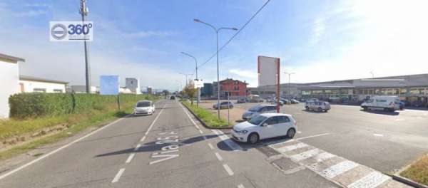 Foto Negozio in Affitto a Rovato Rovato
