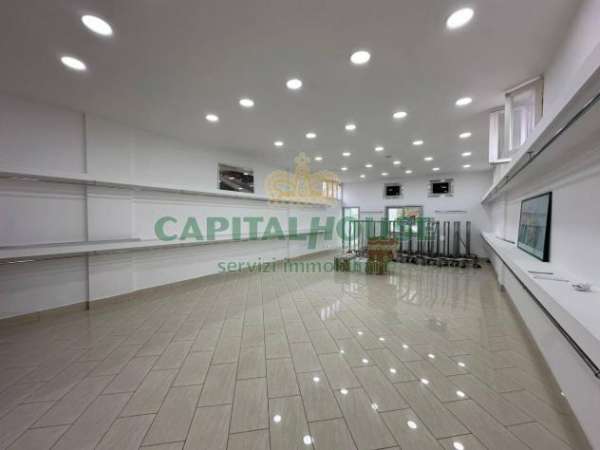 Foto Negozio in affitto a San Giuseppe Vesuviano - 4 locali 470mq