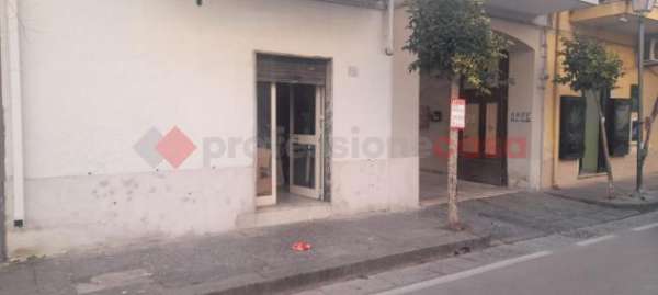 Foto Negozio in affitto a San Nicola La Strada - 1 locale 30mq