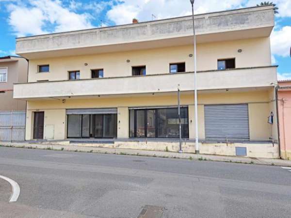 Foto Negozio in affitto a Sanluri - 265mq