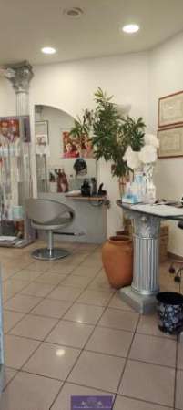 Foto Negozio in affitto a Scandicci - 3 locali 51mq