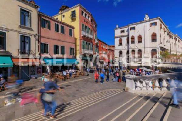 Foto Negozio in affitto a Venezia - 4 locali 130mq