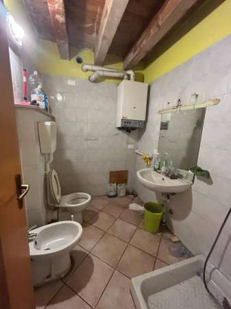 Foto Negozio in Affitto a Verona Verona