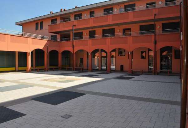 Foto Negozio in affitto a Villa D'Adda - 2 locali 200mq