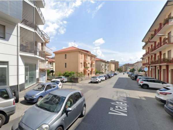 Foto Negozio in Viale 1 Maggio