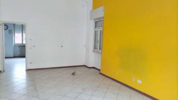 Foto NEGOZIO-UFFICIO