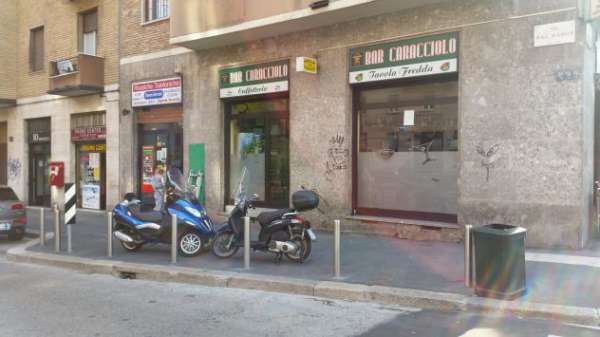 Foto NEGOZIO VIA MAC MAHON