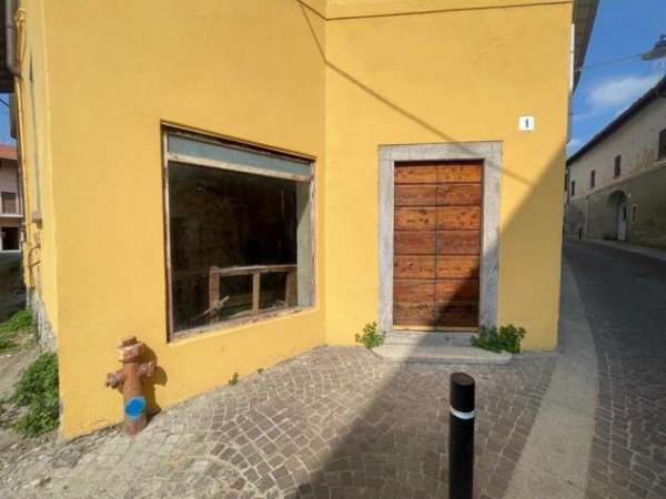Foto nuovo negozio / ufficio open space  in fase di ultimazione.. possibilit  di personalizzazione