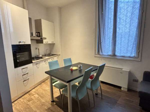 Foto Offro bilocale da condividere con una ragazza