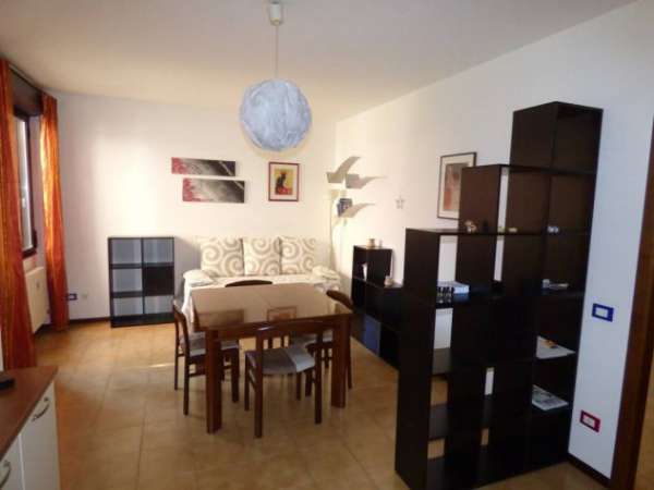 Foto Offro bilocale in affitto a Bergamo in zona Celadina