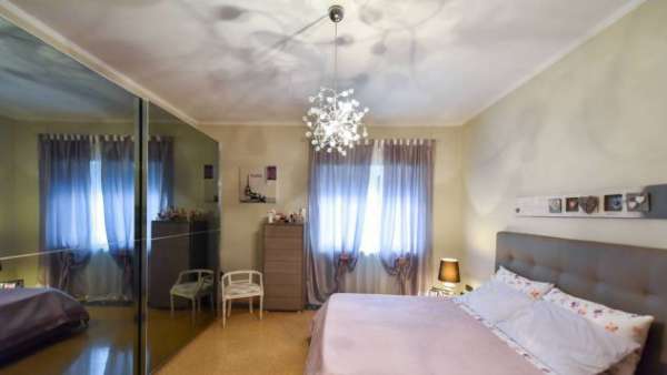 Foto Offro bilocale per affitto