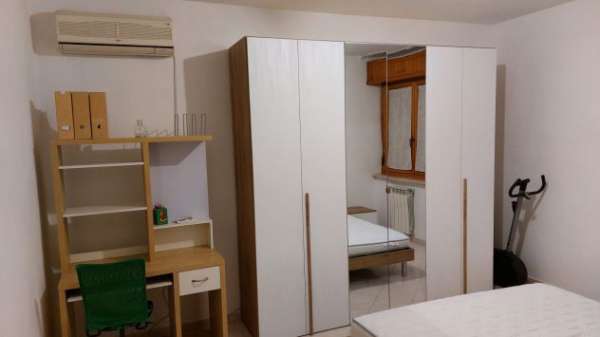 Foto offro camera in affitto