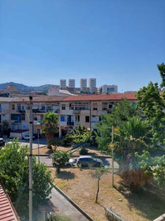 Foto Offro camera in affitto per studente