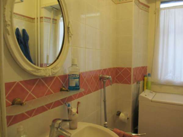 Foto Offro camera in affitto vicinissima al Poli