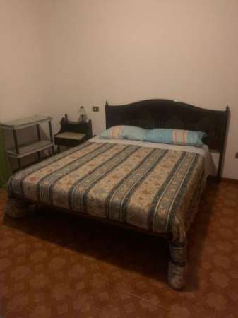 Foto offro camera matrimoniale climatizzata