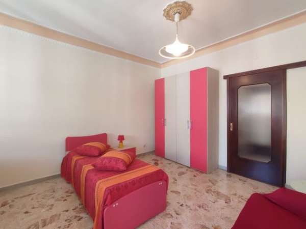 Foto Offro camera singola in affitto