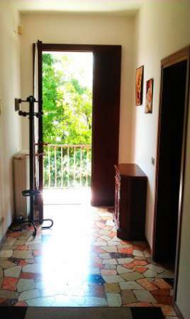 Foto Offro camere singole in affitto