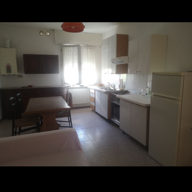 Foto Offro casa in affitto