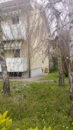 Foto Offro casa in affitto
