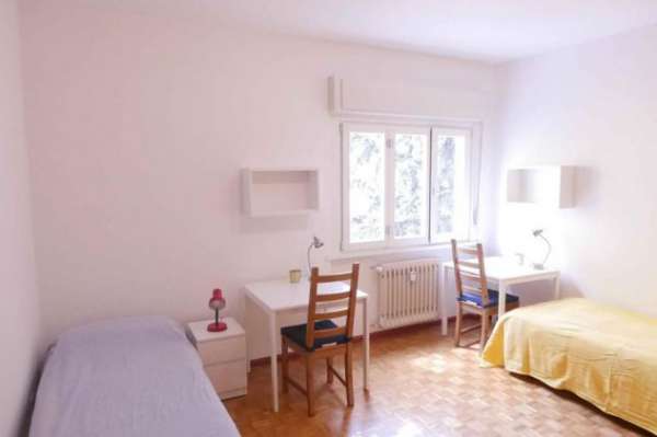 Foto offro posto in camera doppia in affitto per studentessa