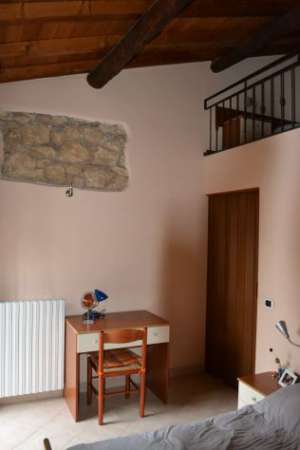 Foto offro posto letto in camera doppia a studentessa a Verona in  zona universitaria