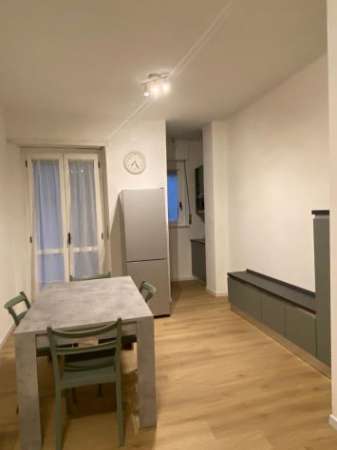 Foto Offro posto letto in stanza condivisa per studentessa