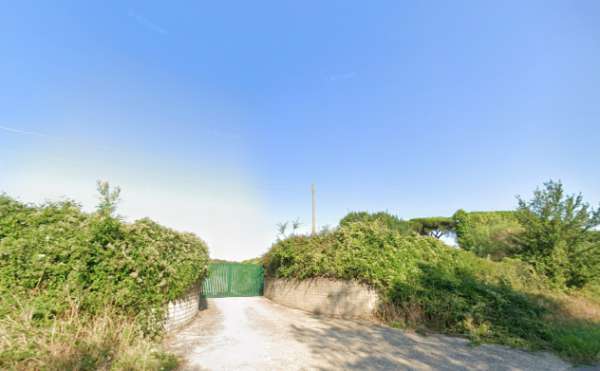 Foto OLGIATA TRILOCALE CON POSTO AUTO E GIARDINO