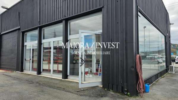 Foto Oltre 3 vetrine in affitto a San Benedetto del Tronto