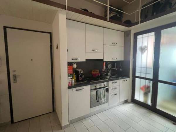 Foto Open Space in affitto a Carrara