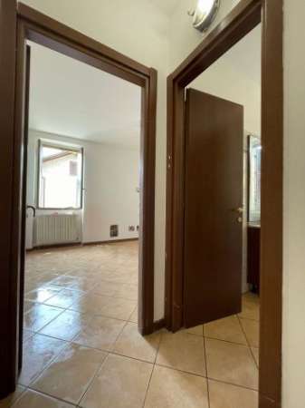 Foto OPEN-SPACE RISTRUTTURATO ED IN FASE DI ARREDO-LAZZATE MB