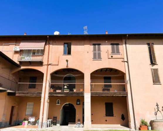 Foto ORNAGO MONOLOCALE ARREDATO IN CONTESTO DI CORTE CON INGRESSO INDIPENDENTE