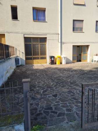 Foto Osimo - Capannone in zona centrale
