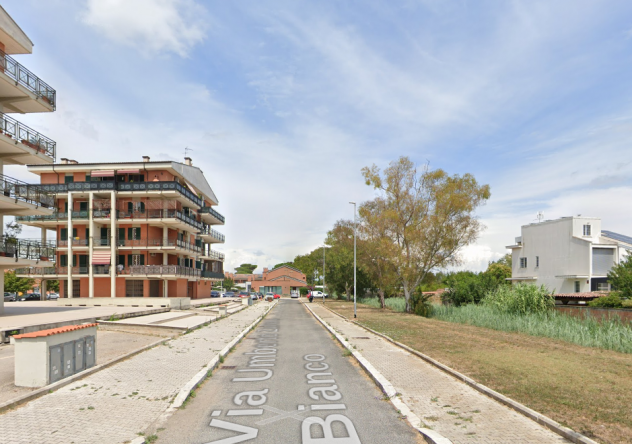 Foto OSTIA ANTICA QUADRILOCALE CON BALCONE E POSTO AUTO
